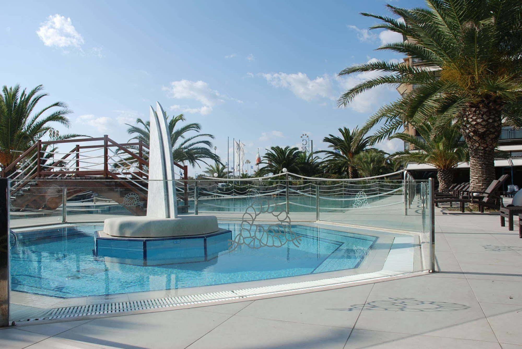 Hotel Caesar Residence & Spa Lido di Camaiore Eksteriør bilde