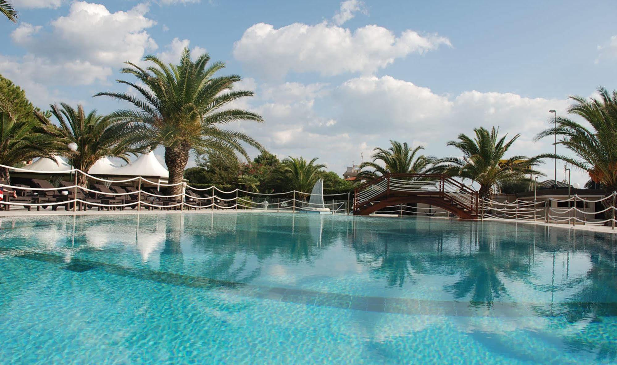 Hotel Caesar Residence & Spa Lido di Camaiore Eksteriør bilde