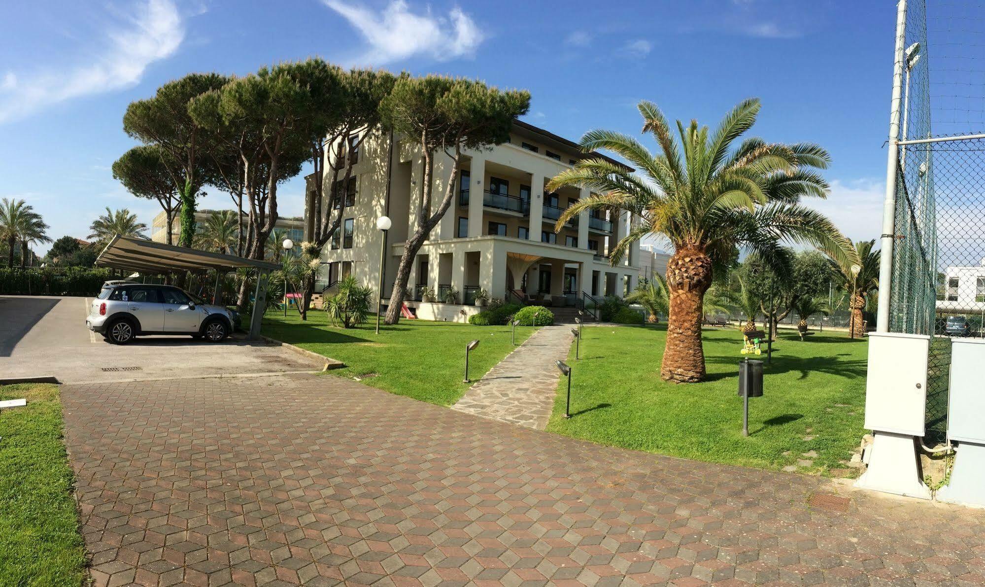 Hotel Caesar Residence & Spa Lido di Camaiore Eksteriør bilde