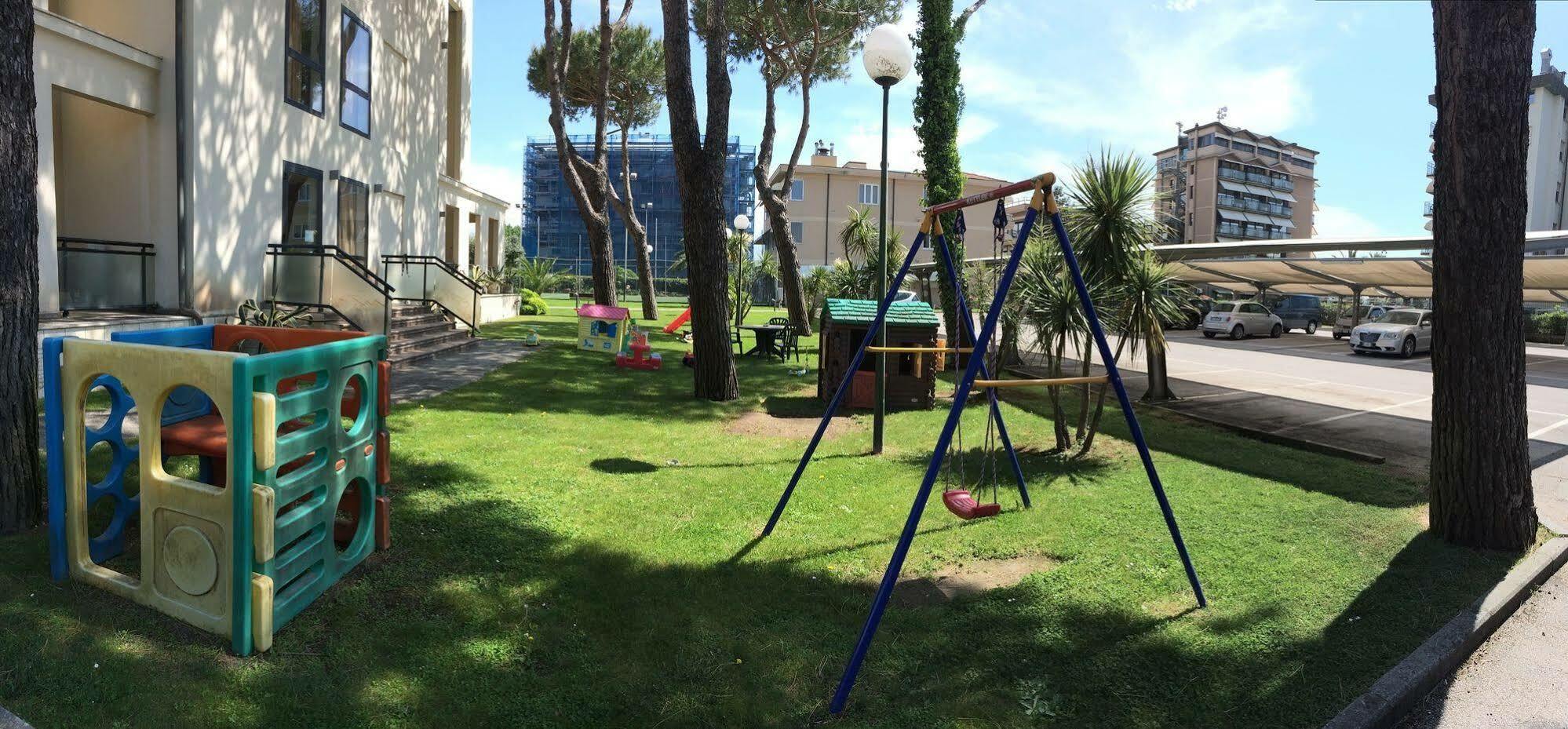 Hotel Caesar Residence & Spa Lido di Camaiore Eksteriør bilde