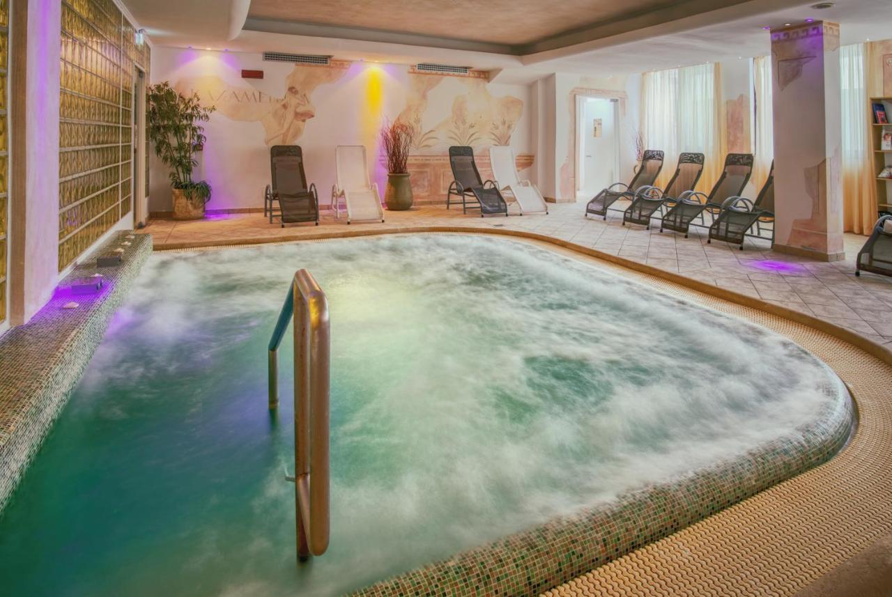 Hotel Caesar Residence & Spa Lido di Camaiore Eksteriør bilde